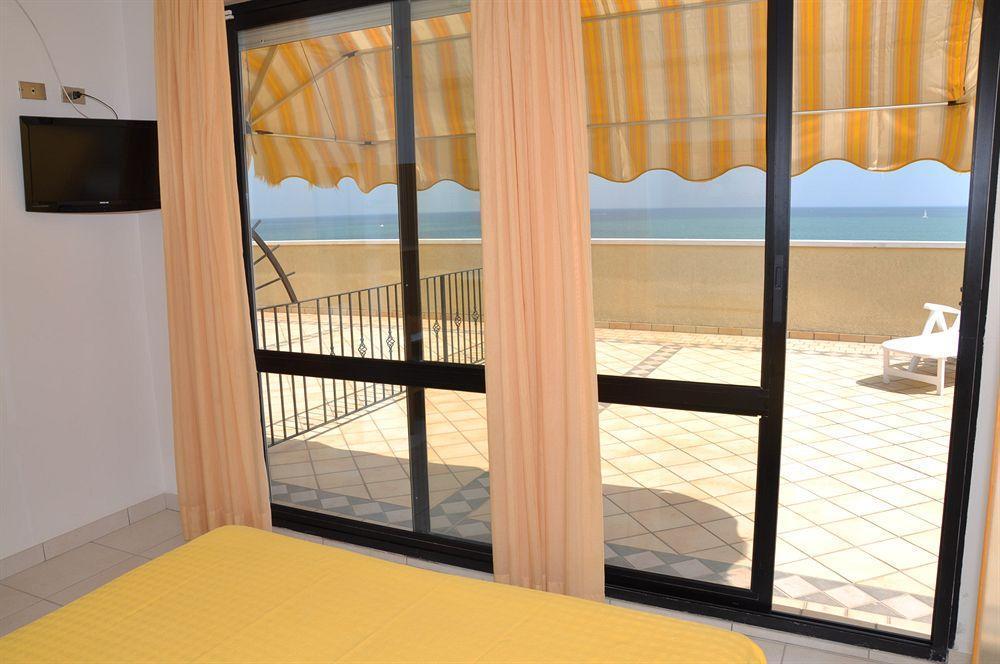 Hotel Teti Bellaria-Igea Marina Esterno foto